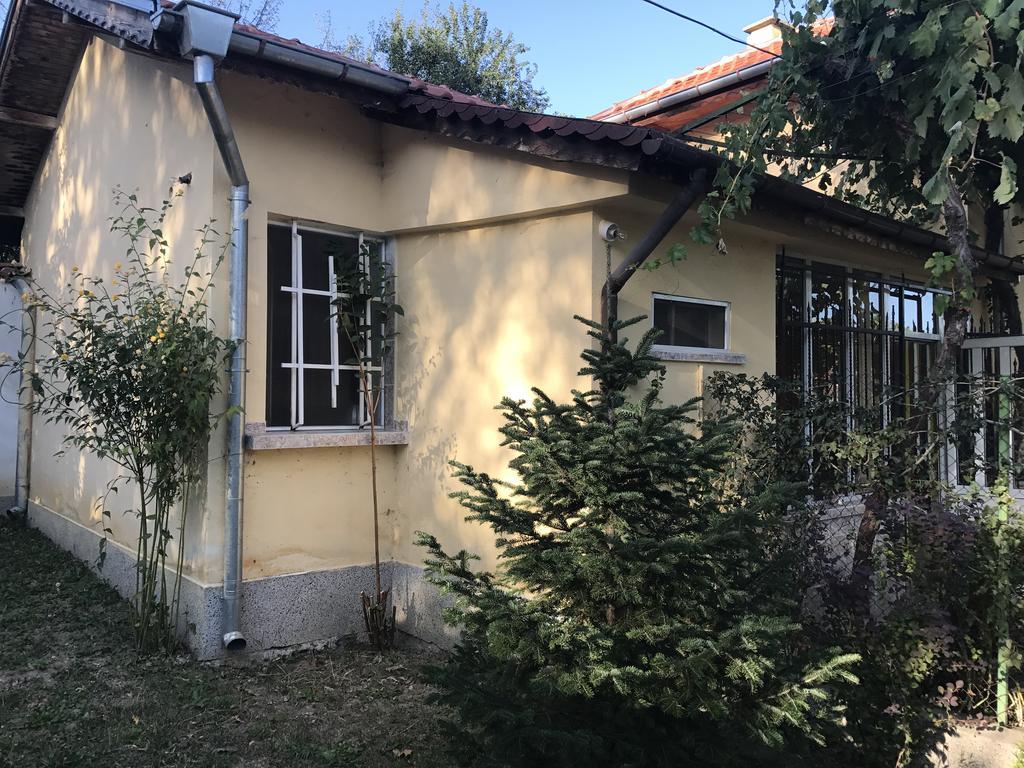Къща за гости Планинско Гнездо Tŭzha Екстериор снимка